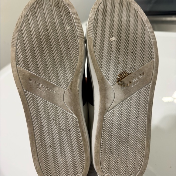 Givench Sneakers - Picture 3 of 4